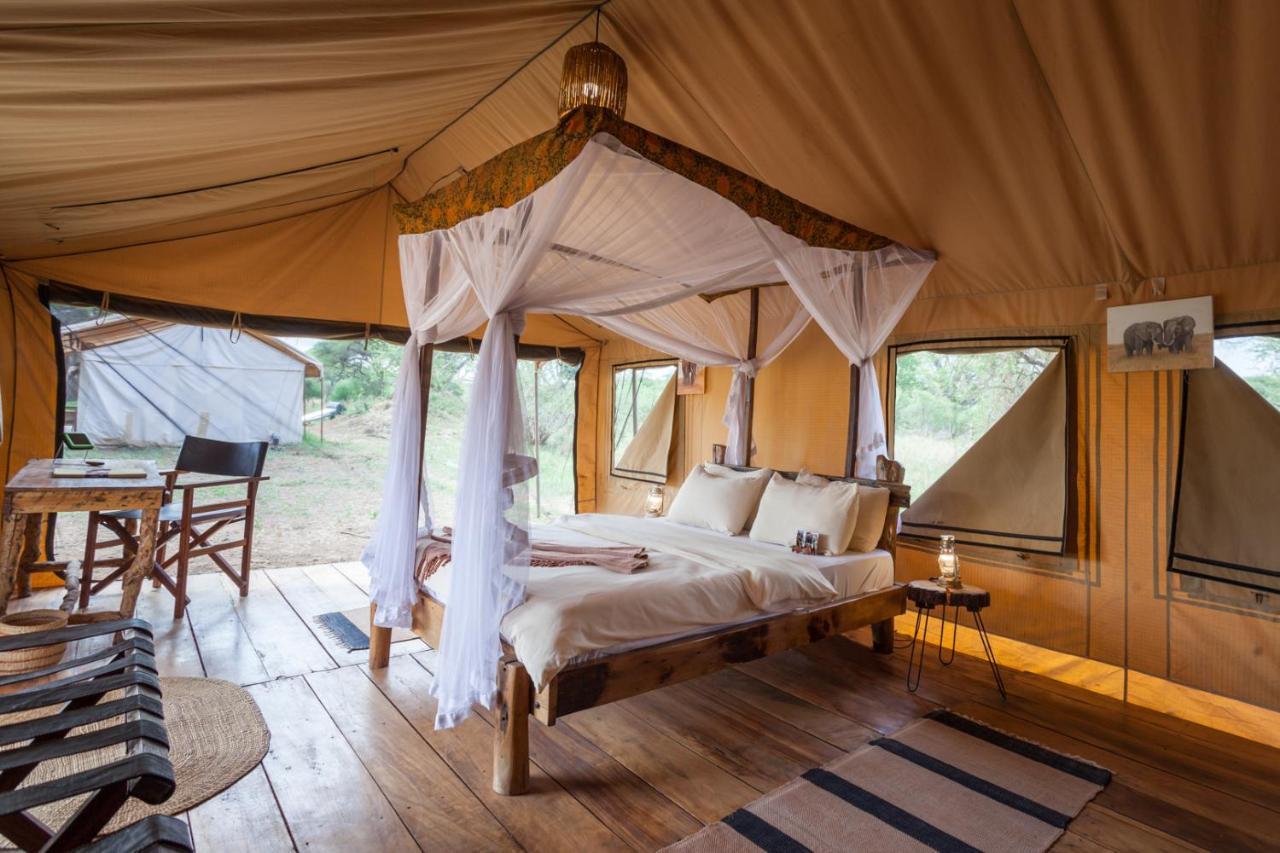 Baobab Tented Camp Kwa Kuchinia 외부 사진