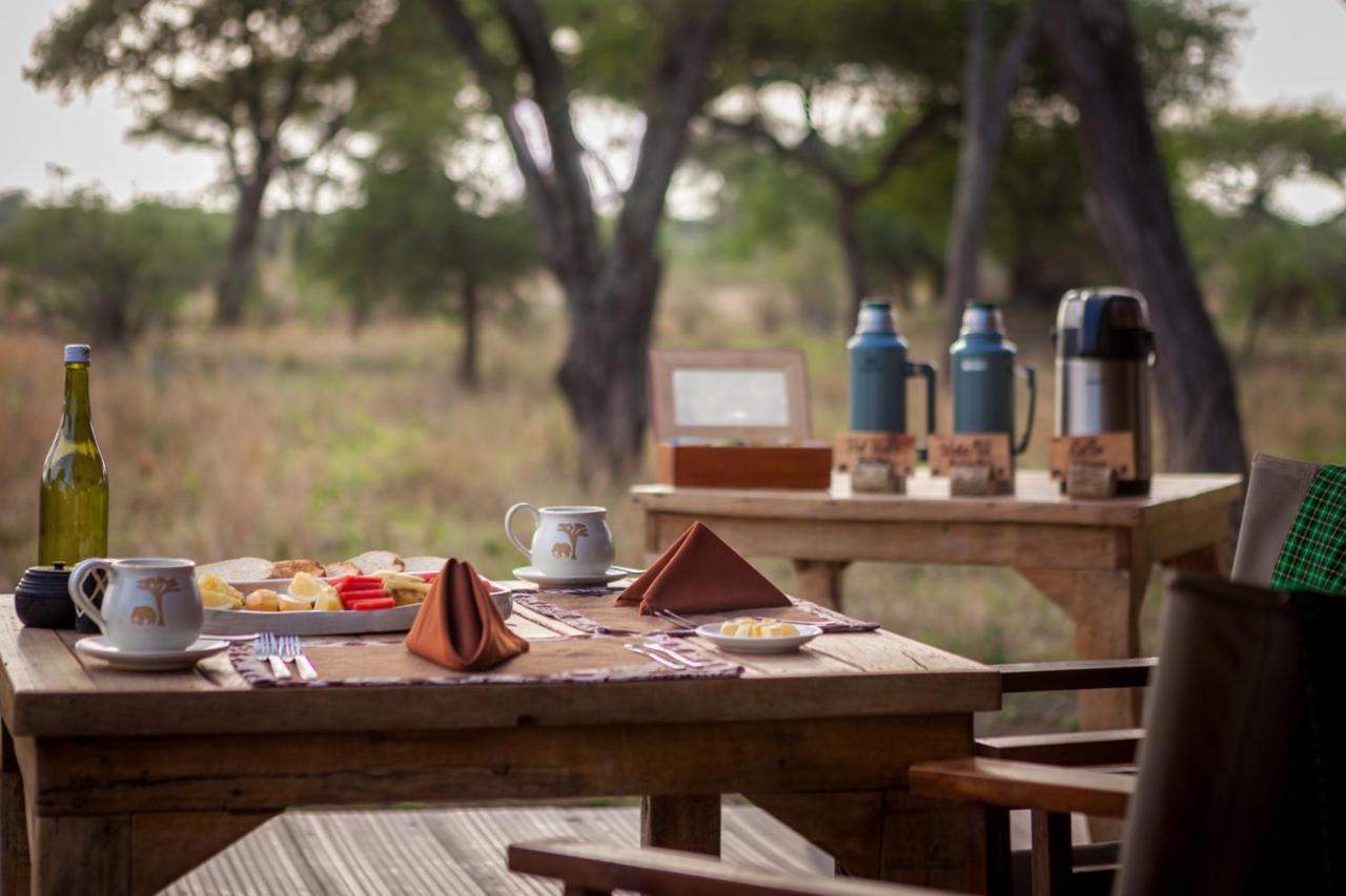 Baobab Tented Camp Kwa Kuchinia 외부 사진