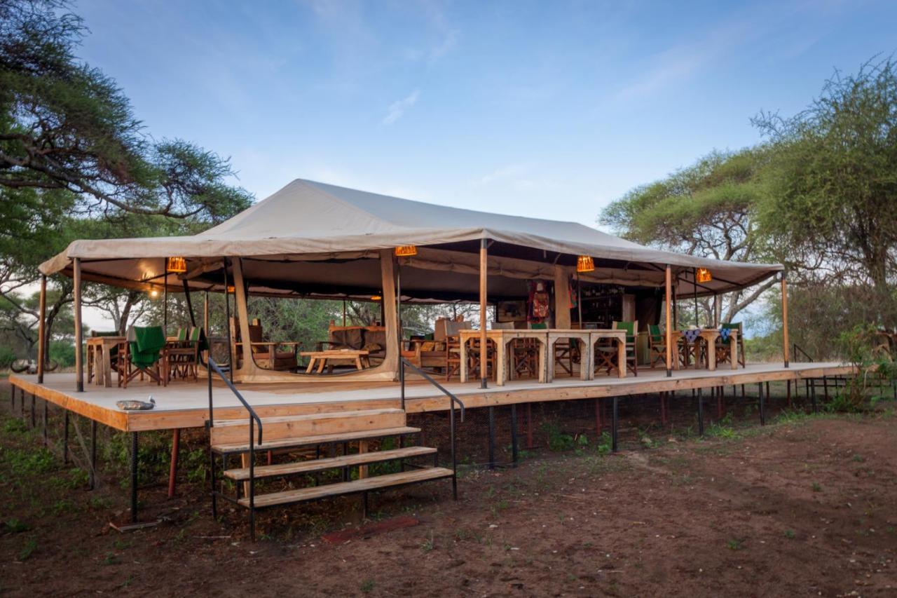 Baobab Tented Camp Kwa Kuchinia 외부 사진